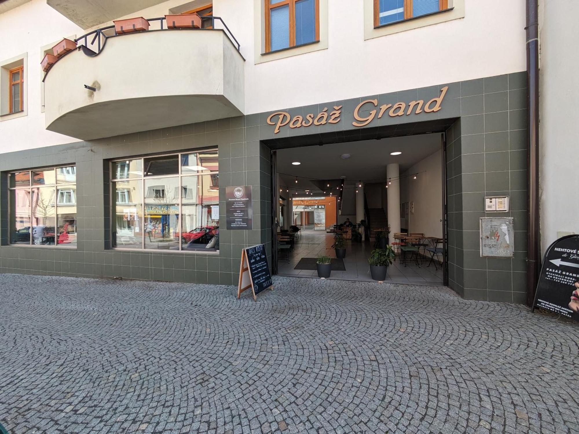 Penzion Grand 宁布尔克 外观 照片