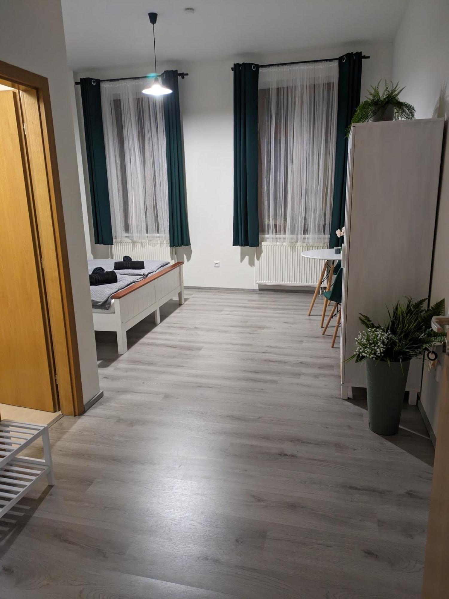 Penzion Grand 宁布尔克 外观 照片